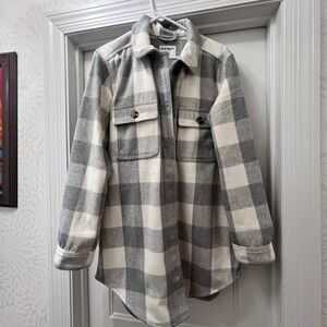 Old Navy Women's Cream and Gray Checkered Utility Jacket